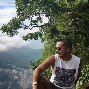 Meet your Posher, Javier